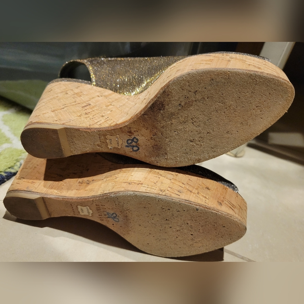 Stuart Weitzman Women's Riveria Wedge Sandals platform - Gold 8N - Picture 15 of 15